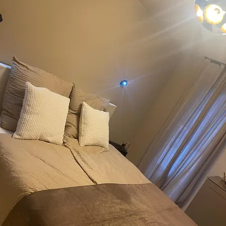 Chambre D'Hote - Cosy Centre Ville Avec Terrasse - Reserver Femmes Rum i privatbostad
